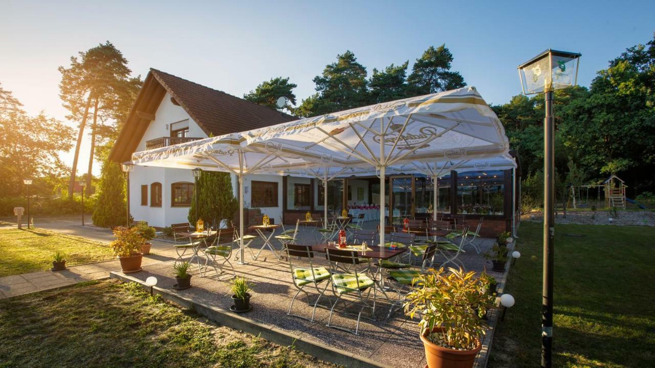 Lokal Genial Pension&Restaurant Beelitz Bagian luar foto