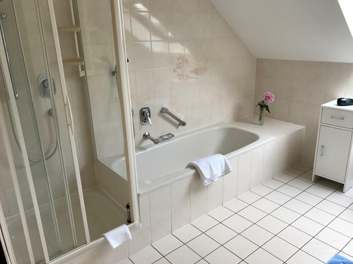 Lokal Genial Pension&Restaurant Beelitz Bagian luar foto
