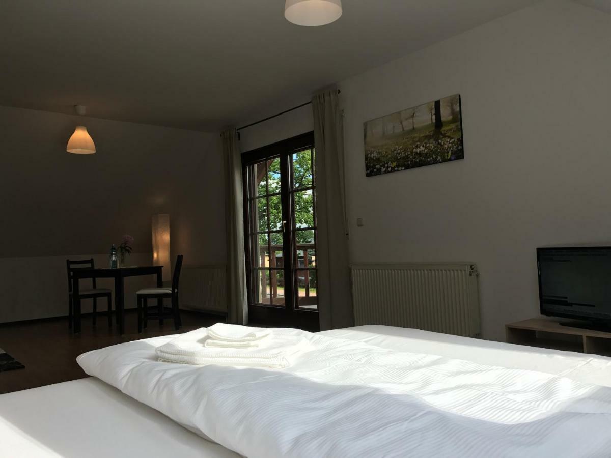 Lokal Genial Pension&Restaurant Beelitz Bagian luar foto