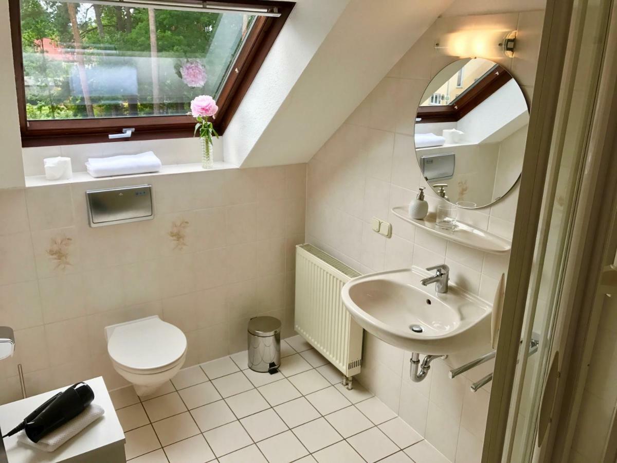 Lokal Genial Pension&Restaurant Beelitz Bagian luar foto